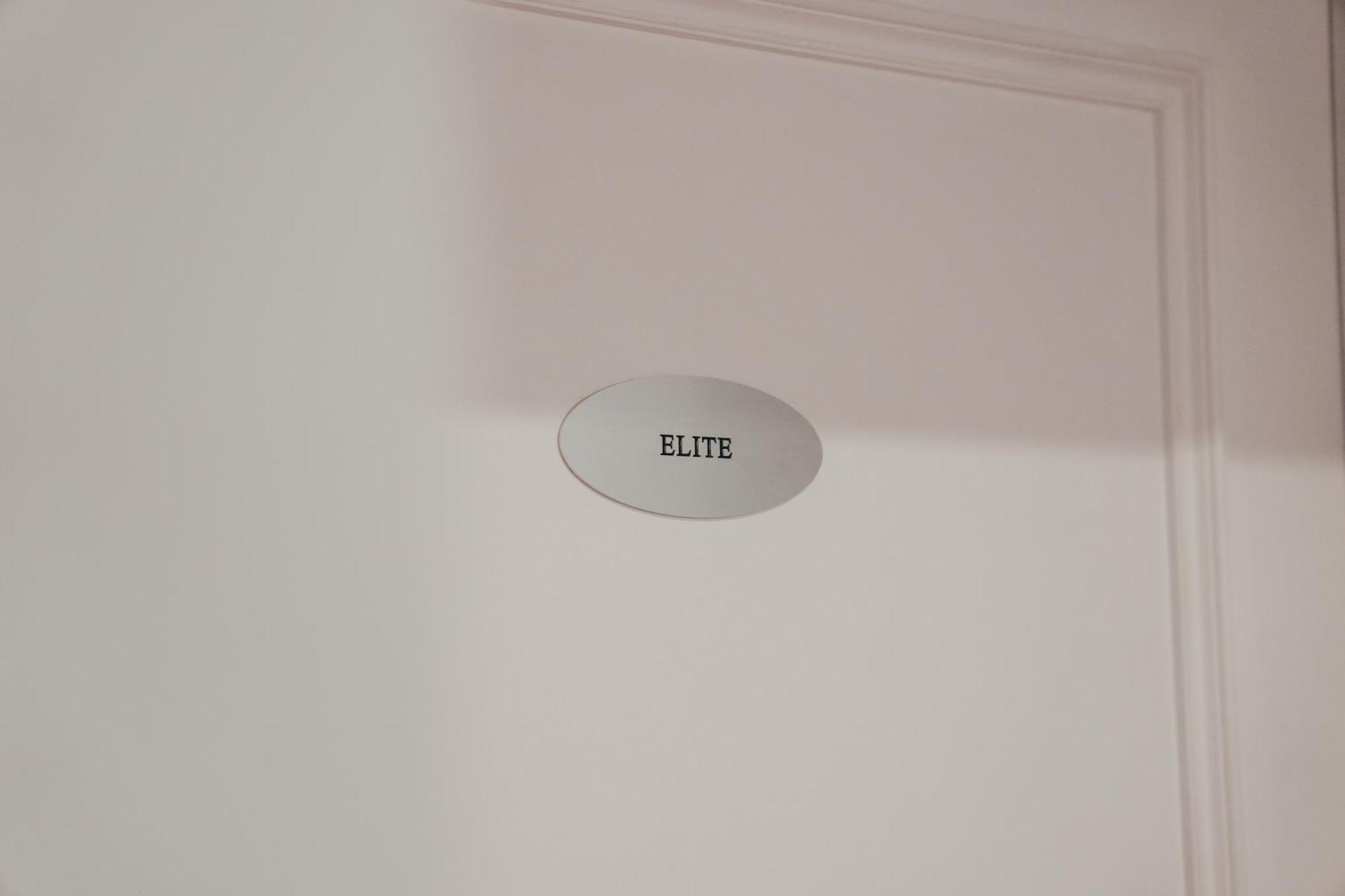 Hotel Casino Elite Quievrain 외부 사진